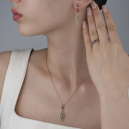 0.37 Karat Trio Küpe (1)