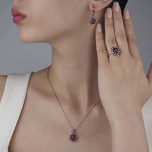 2.20 Karat Ruby Küpe (1)